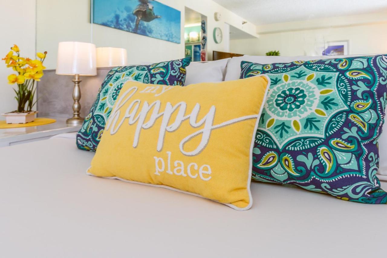 Aloha Vibes Await! Stylish Condo At Aloha Surf - Mountain And City Views Honolulu Dış mekan fotoğraf
