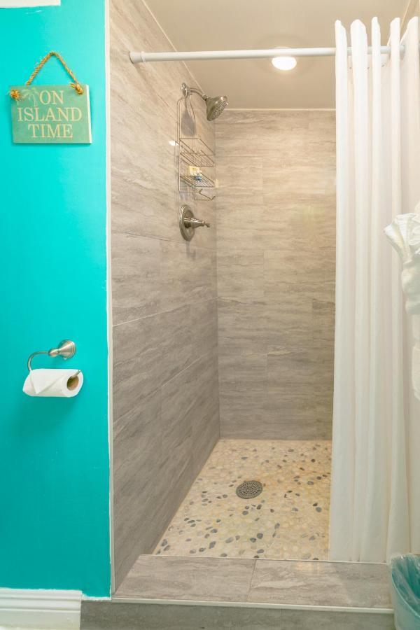 Aloha Vibes Await! Stylish Condo At Aloha Surf - Mountain And City Views Honolulu Dış mekan fotoğraf